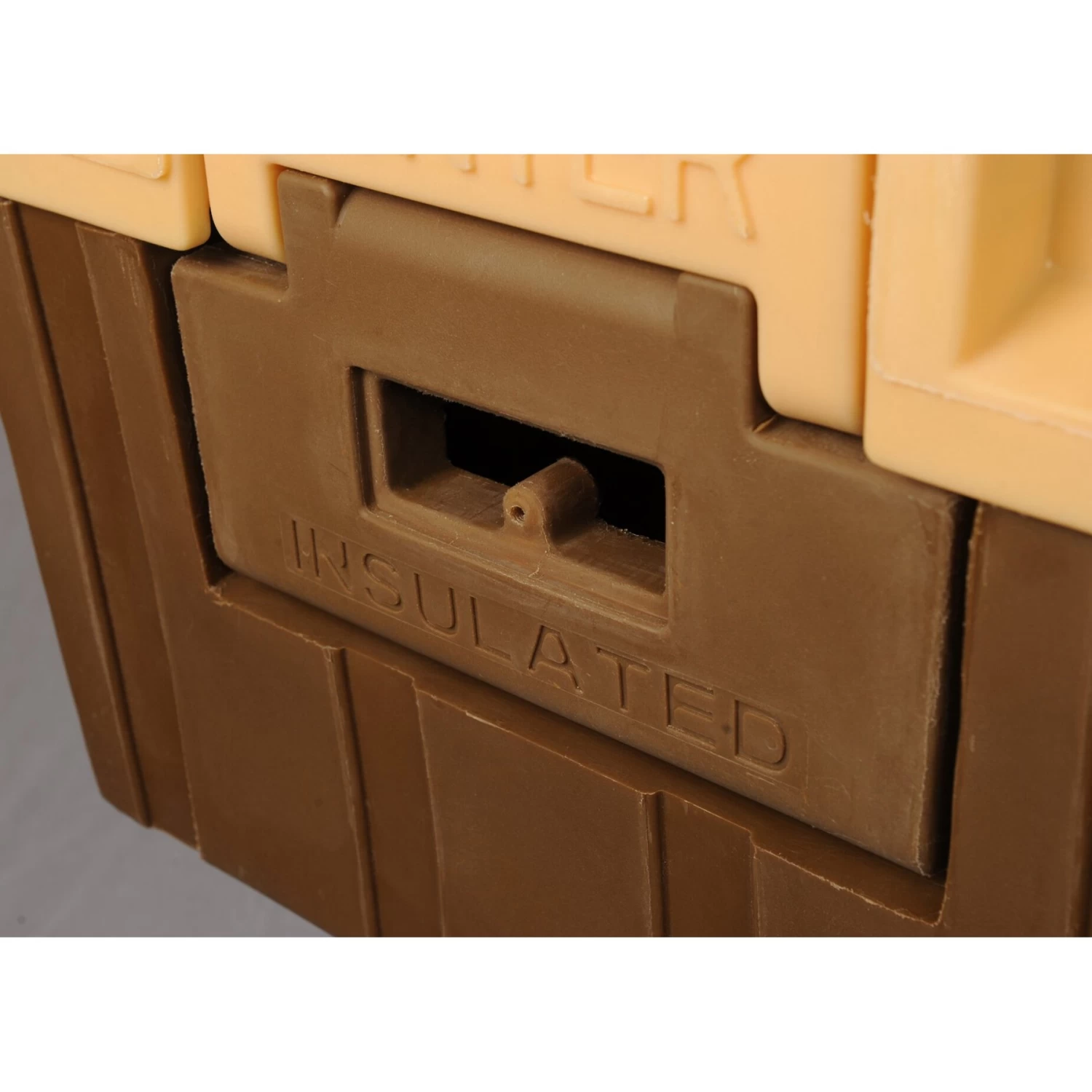 DP Hunter Dog House & Heating Pad - Image 5