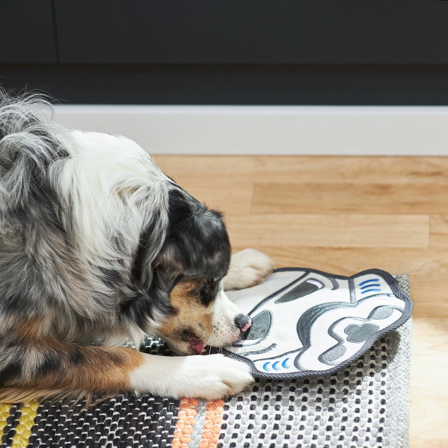 STAR WARS STORMTROOPER Flat Plush Squeaky Dog Toy - Image 4