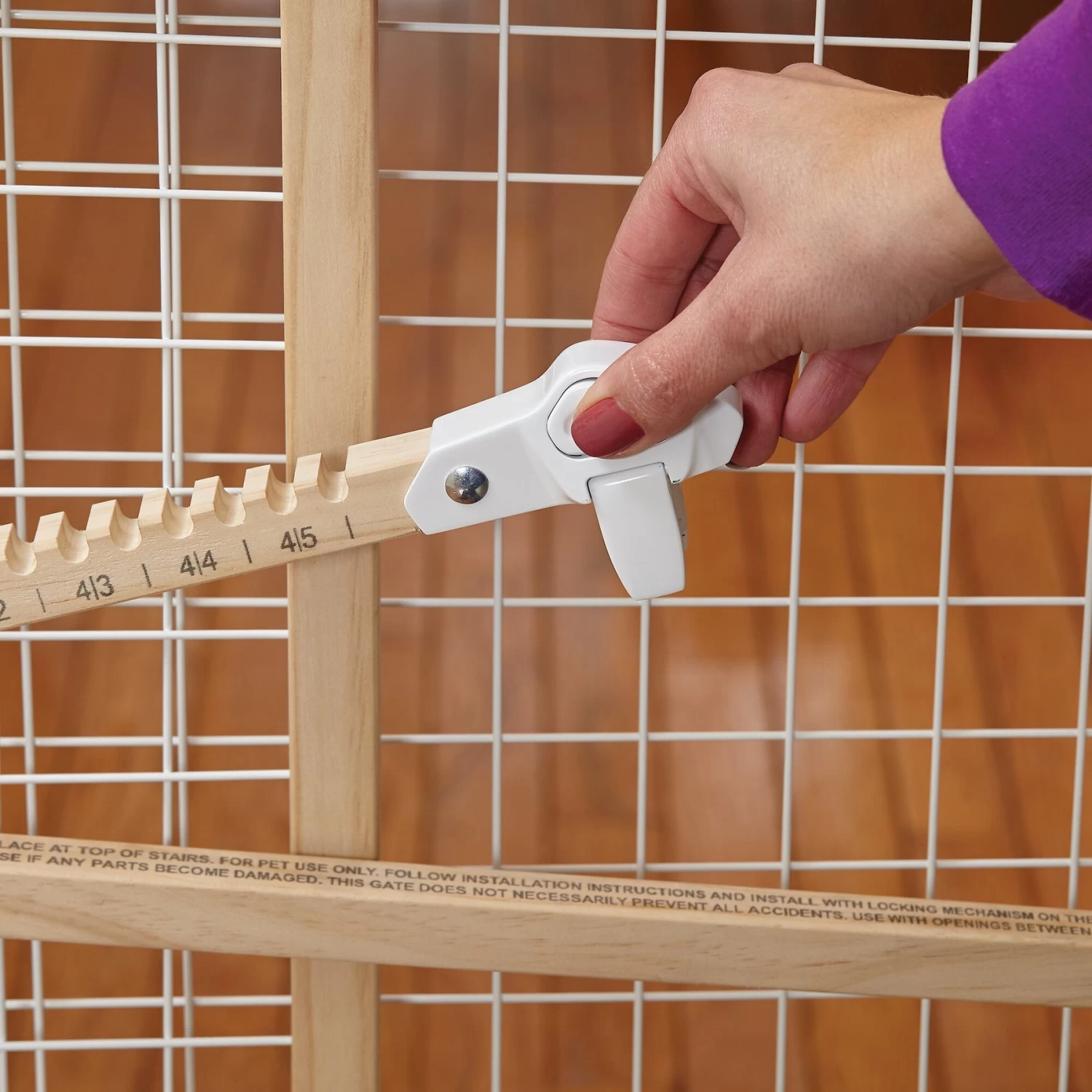 MidWest Wood/Wire Mesh Pet Gate - Image 4